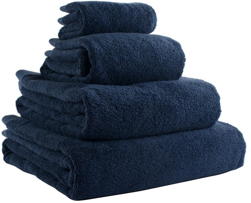 Полотенце банное темно-синего цвета из коллекции essential, 70х140 см